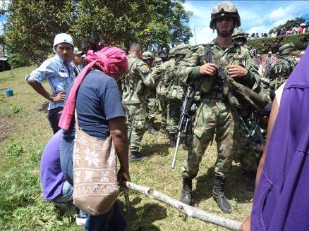 asesinato-guardia-indgena-por-el-ejercito-nacional-2