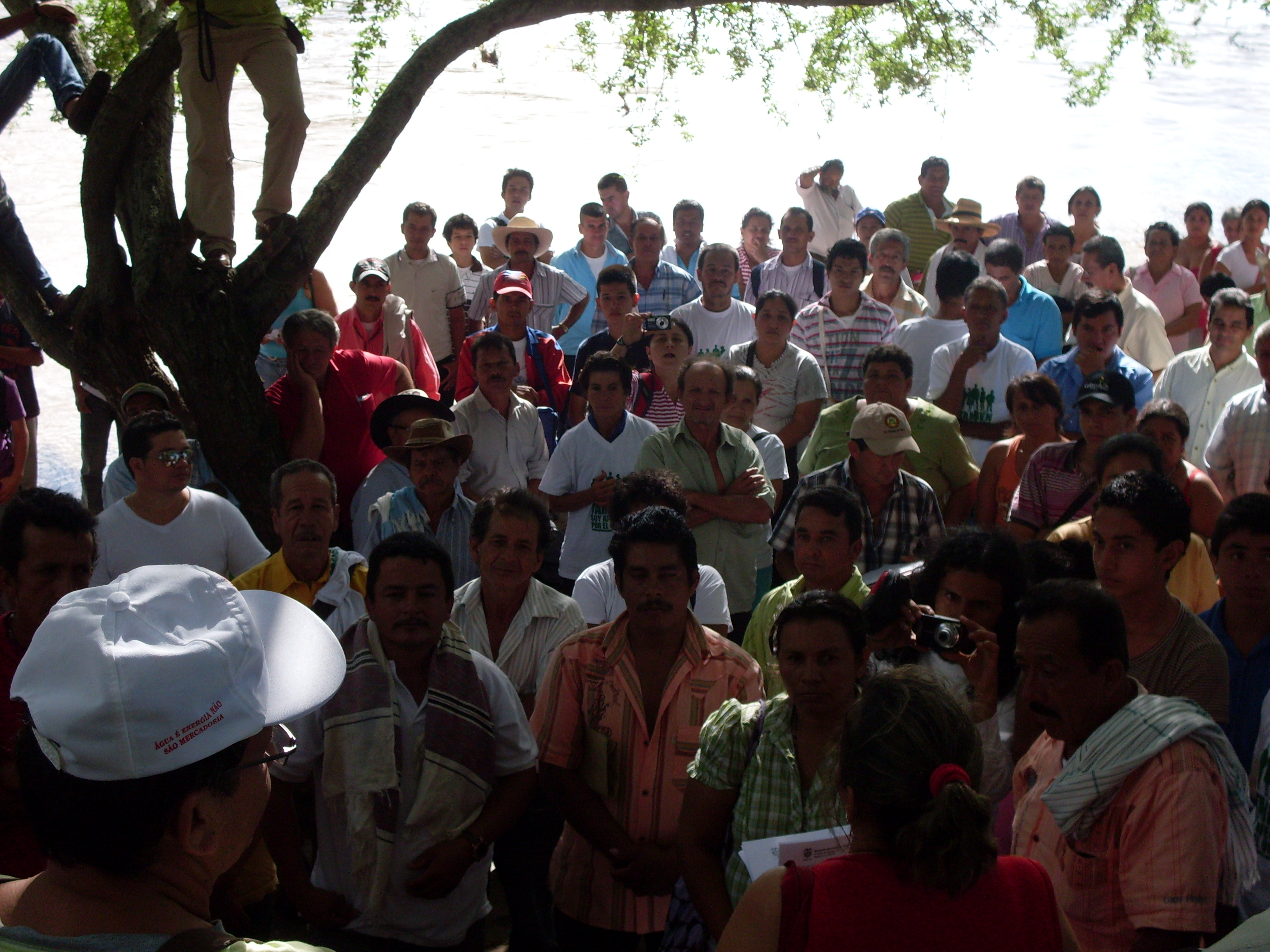 reunión en el poblado de Veracruz, cortesía Miller Dussan